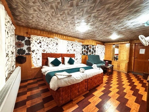 Hotel Tourist Palace image 7